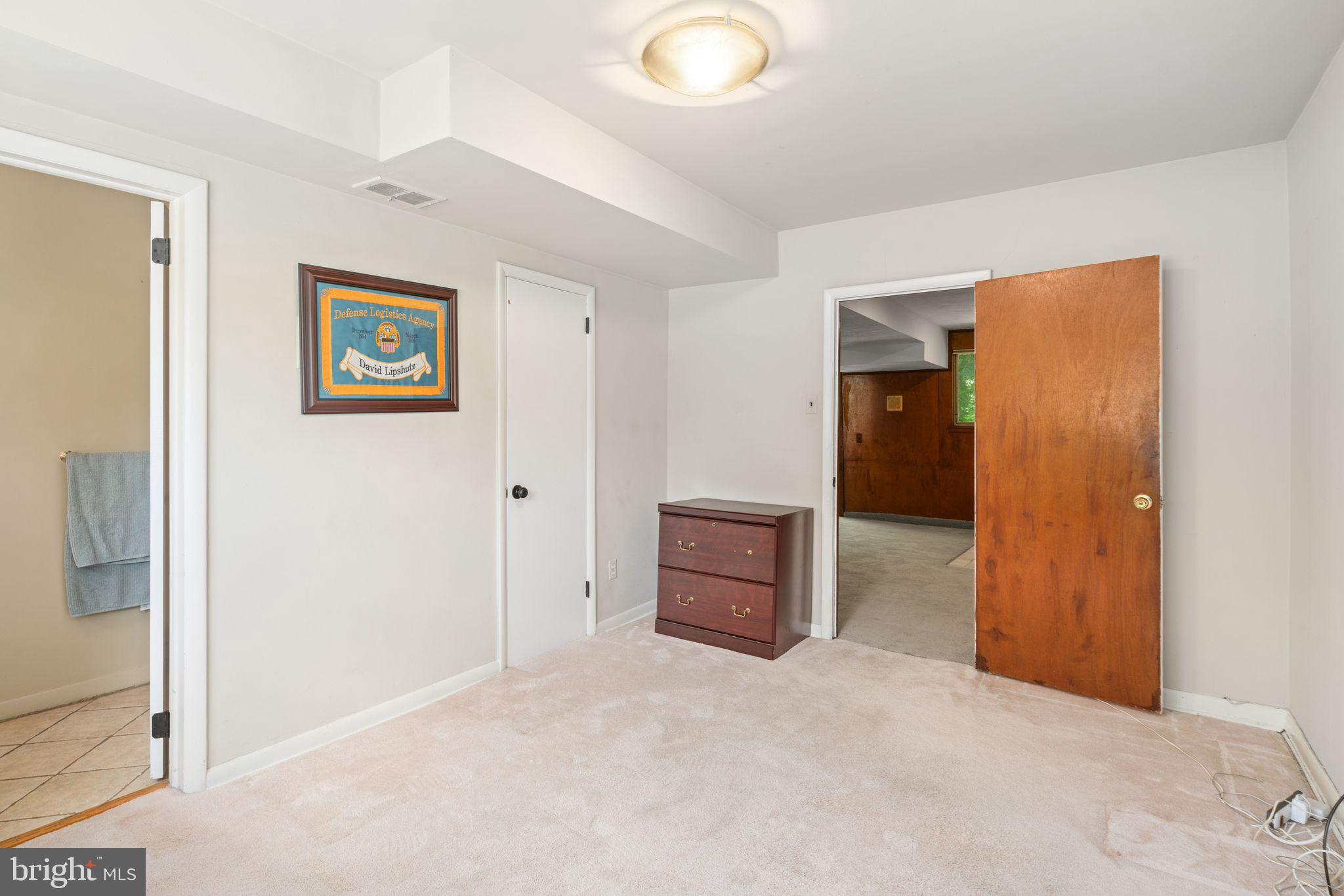 8121 Hammond Rd