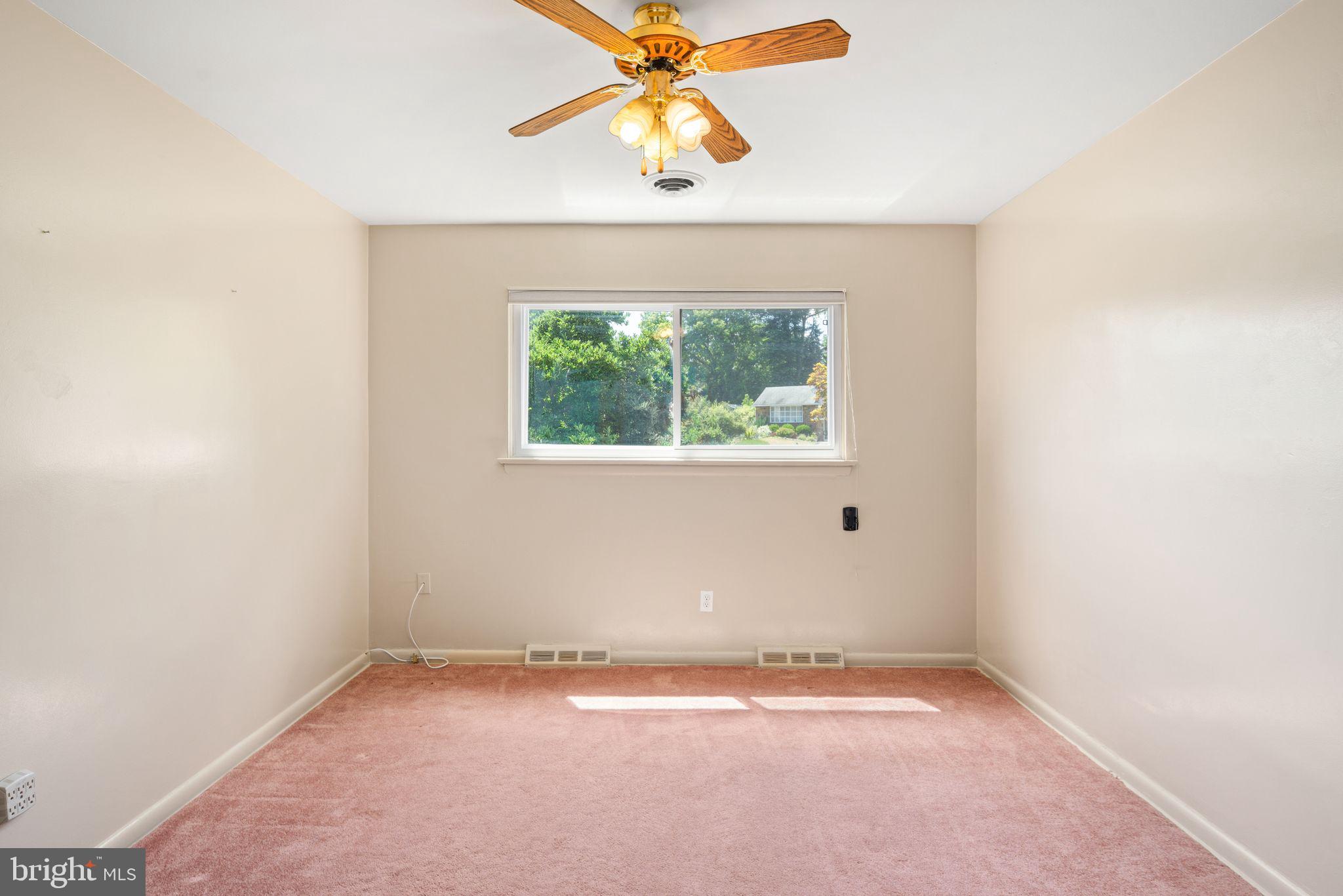 8121 Hammond Rd