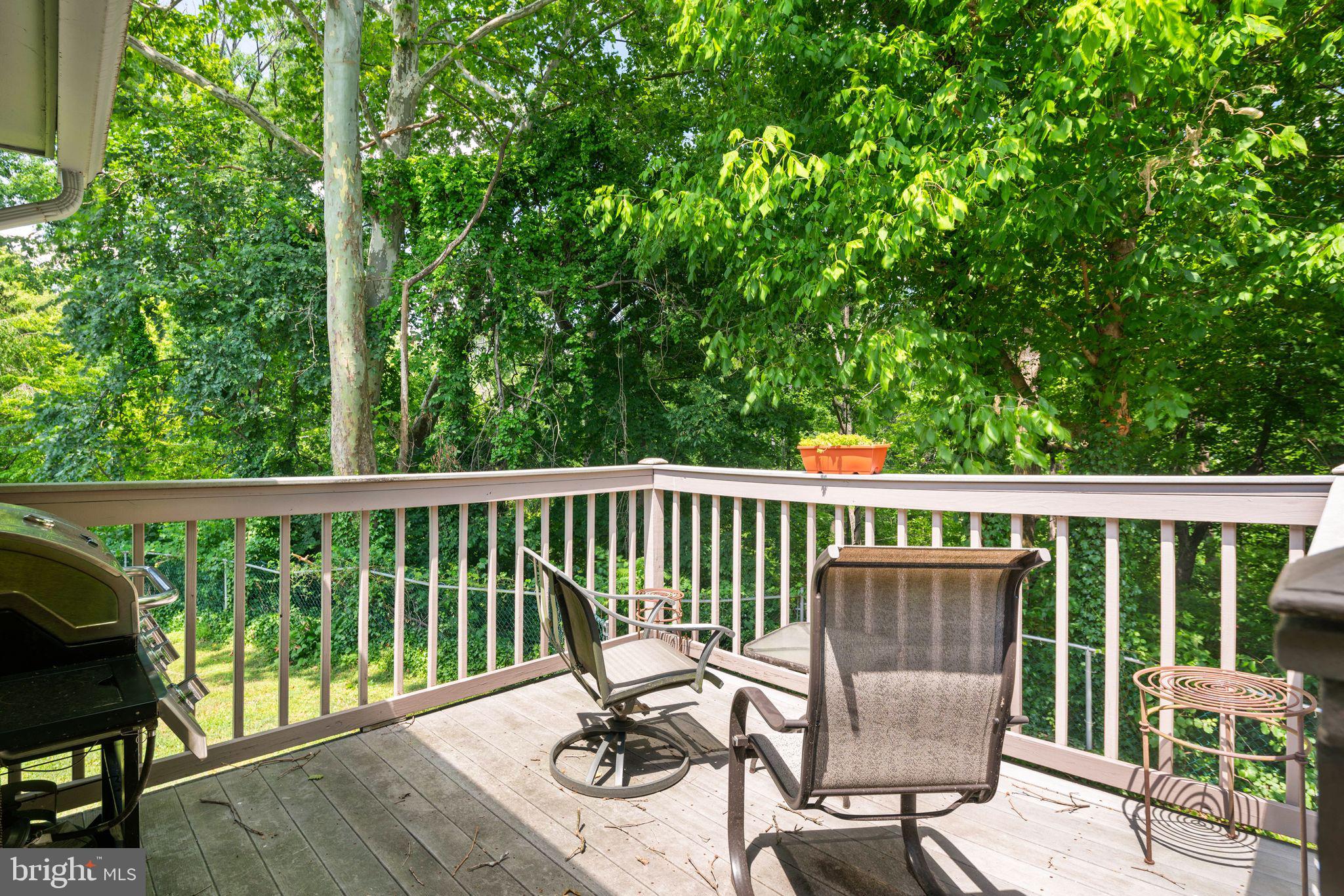 8121 Hammond Rd