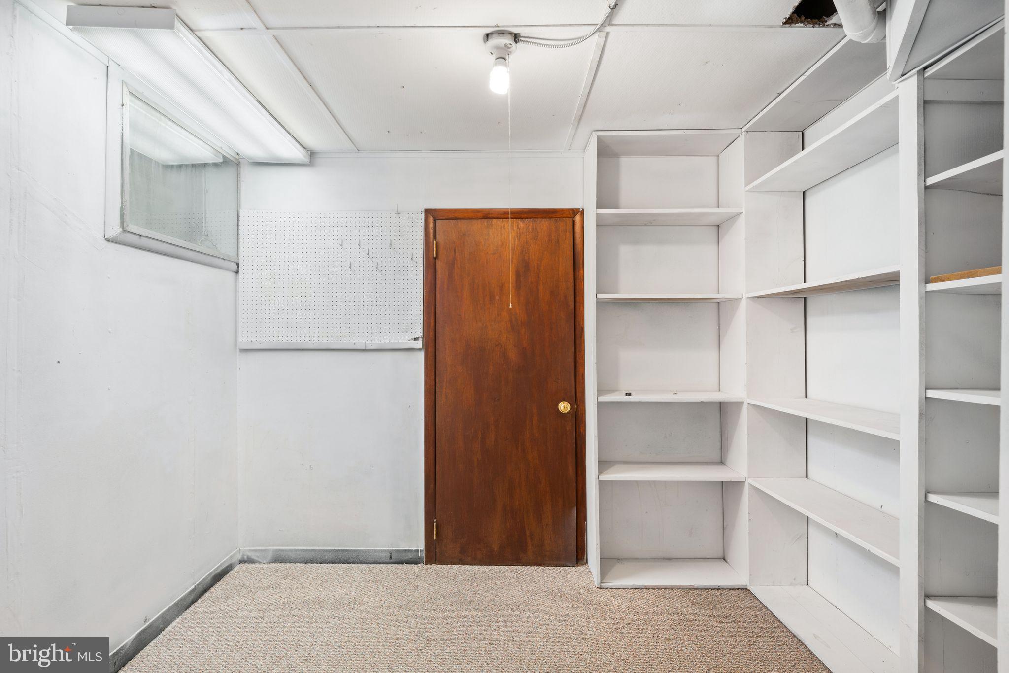 8121 Hammond Rd