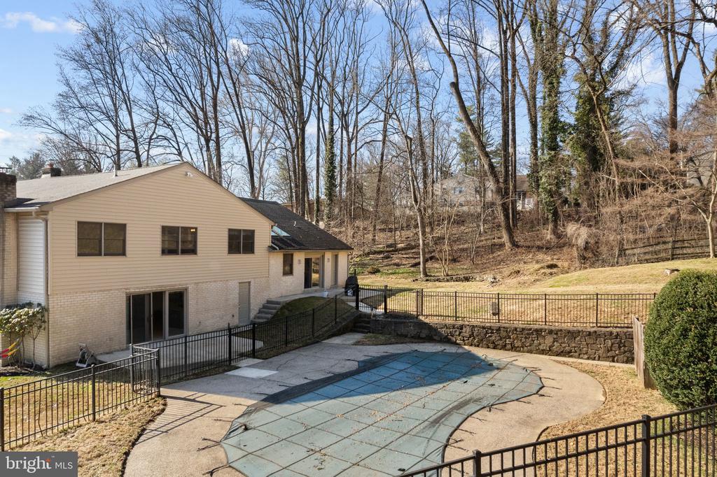 1610 GERSON DRIVE