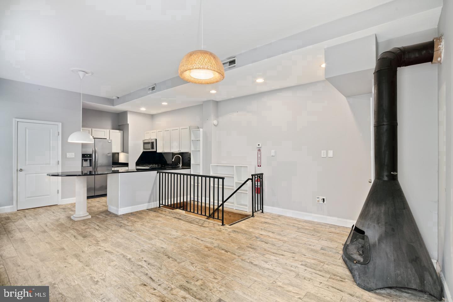 727 S 2nd STREET Unit: 1 R