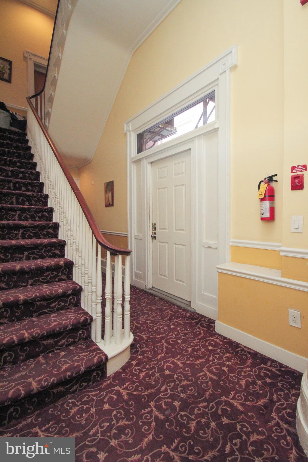 902 Pine Street Unit: 2R