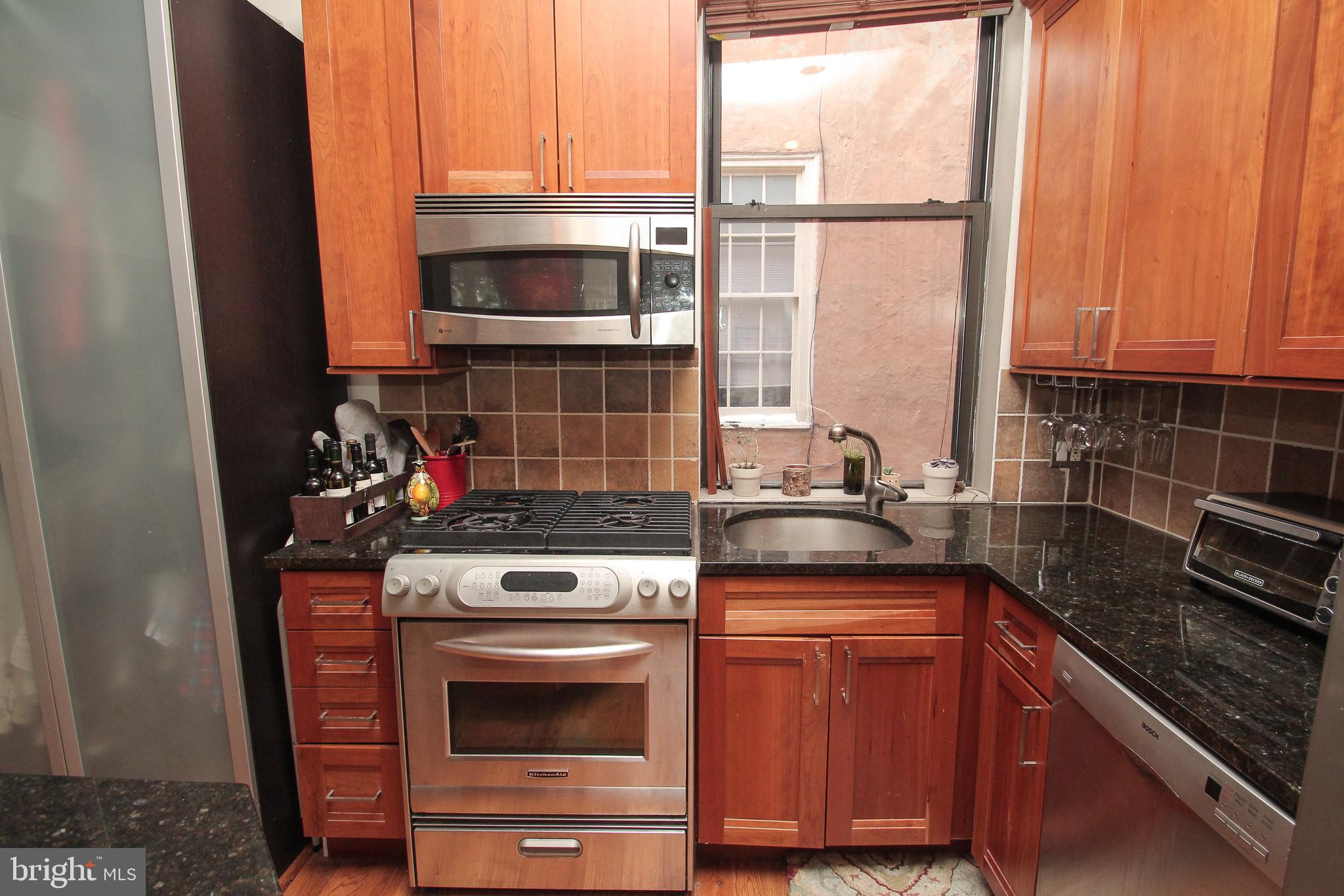 902 Pine Street Unit: 2R