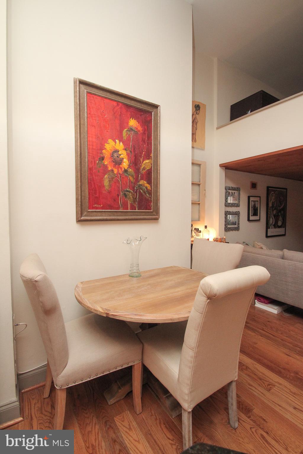 902 Pine Street Unit: 2R