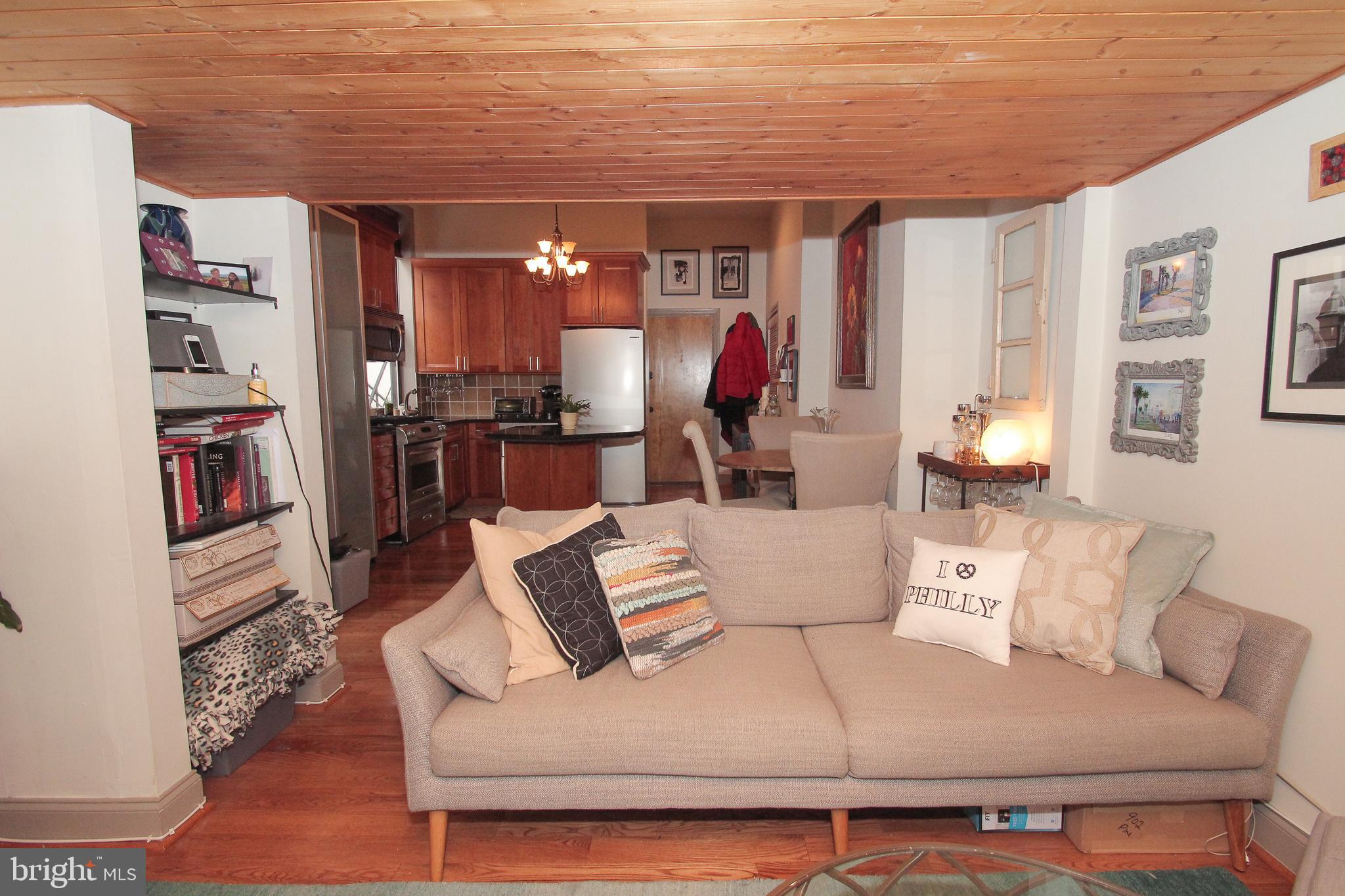 902 Pine Street Unit: 2R