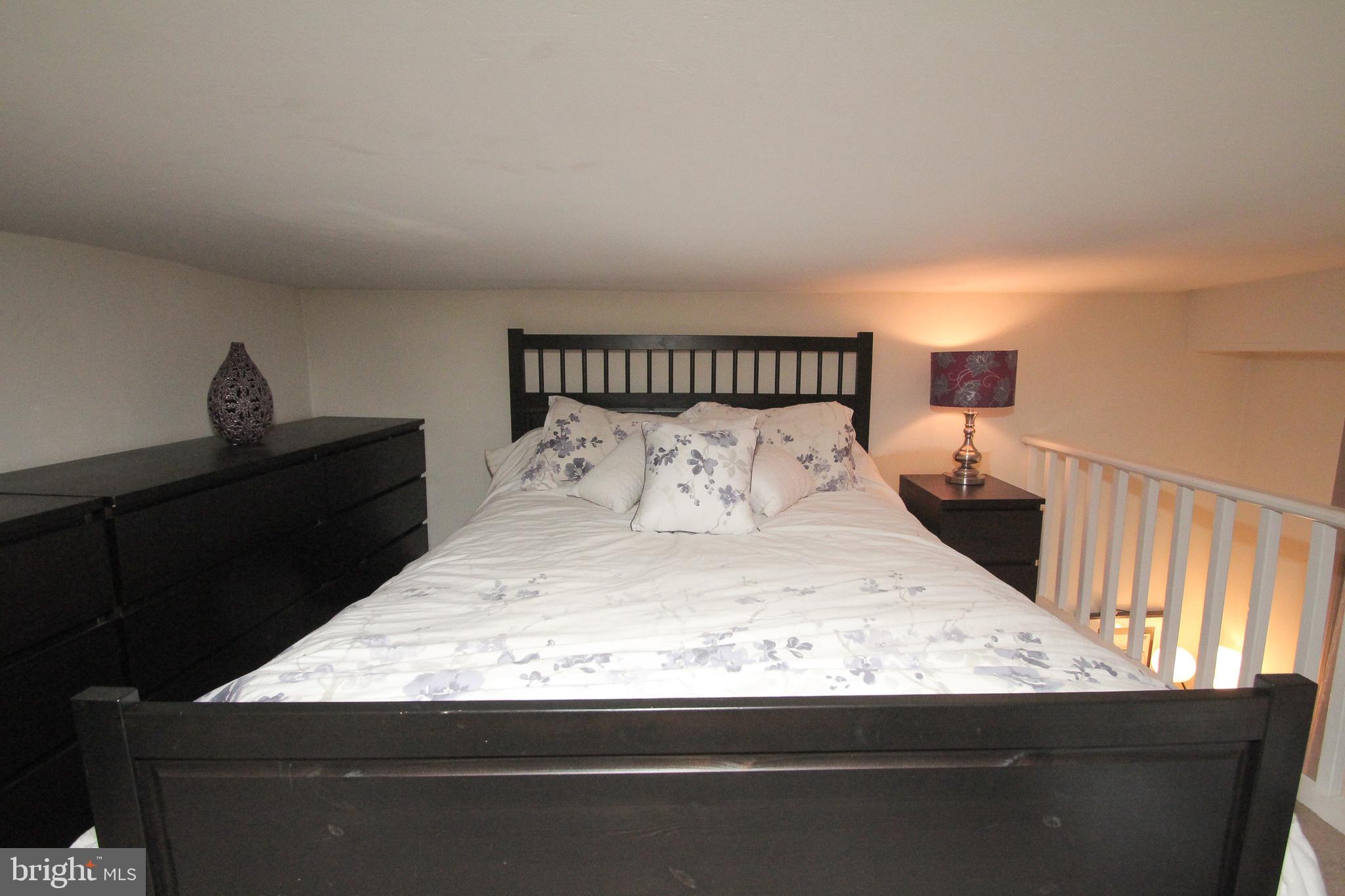902 Pine Street Unit: 2R