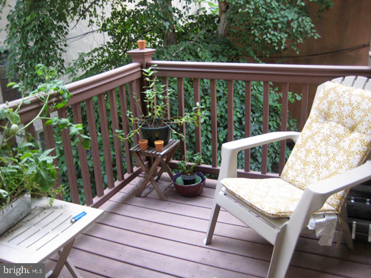 902 Pine Street Unit: 2R