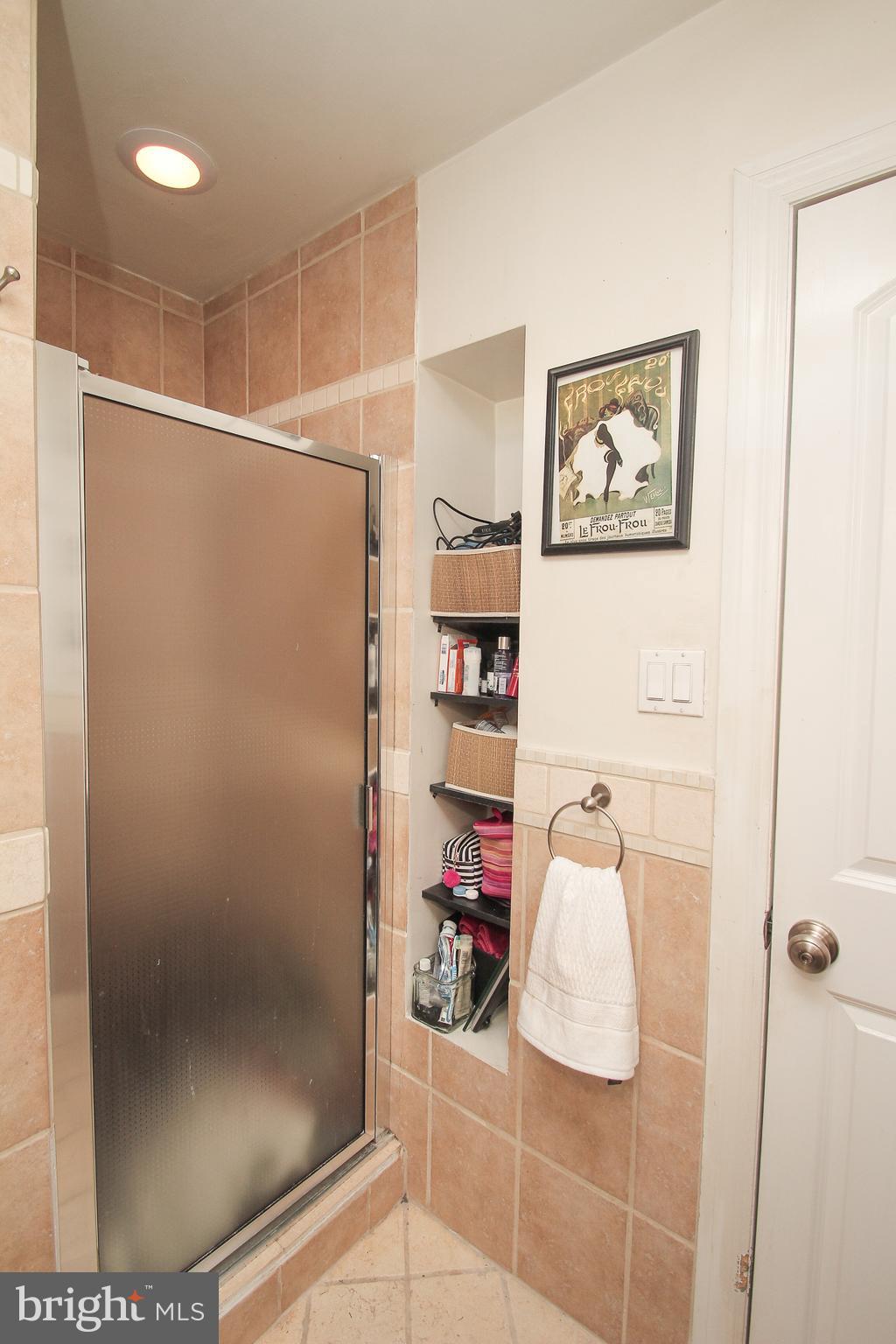 902 Pine Street Unit: 2R