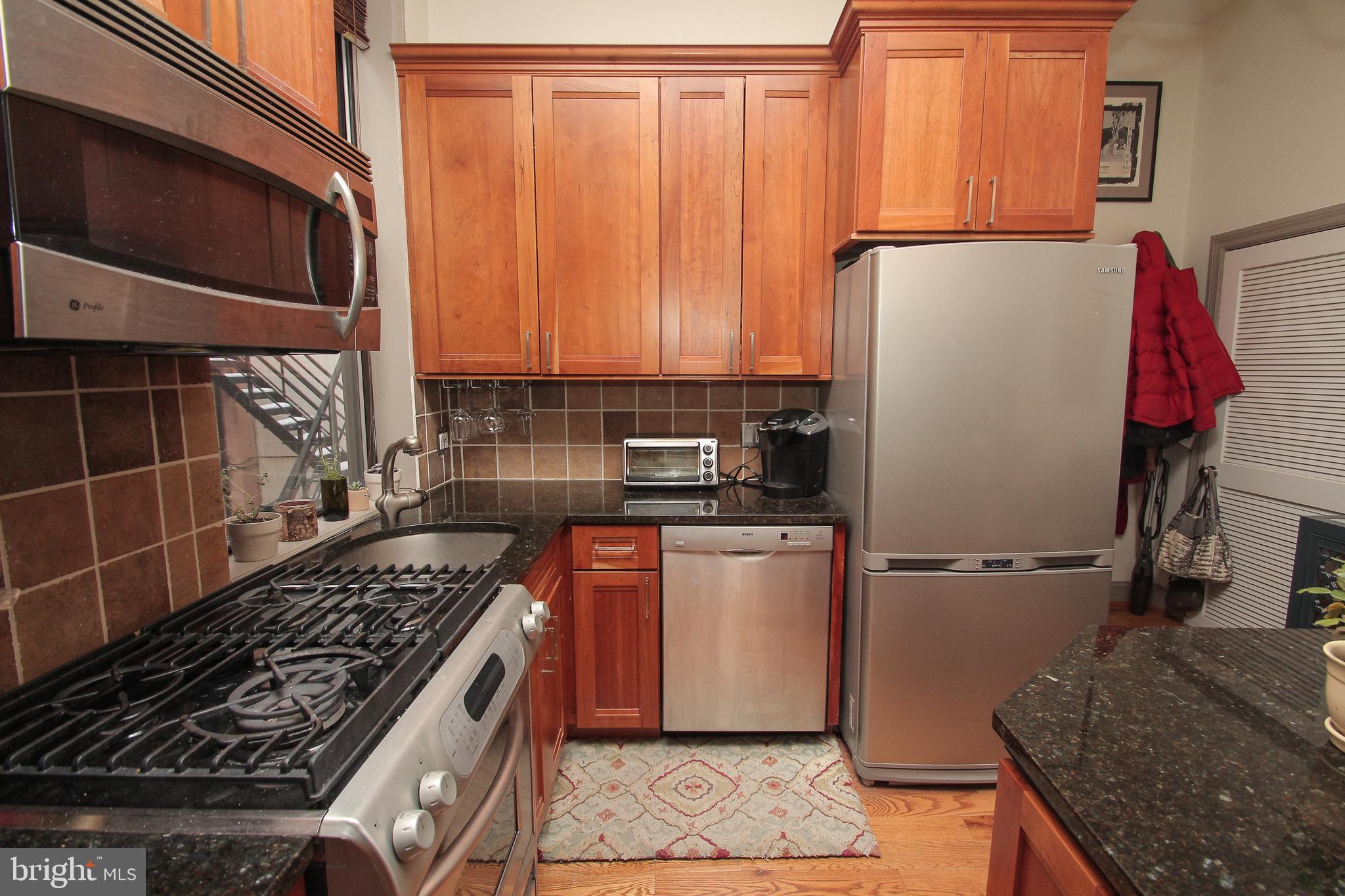 902 Pine Street Unit: 2R