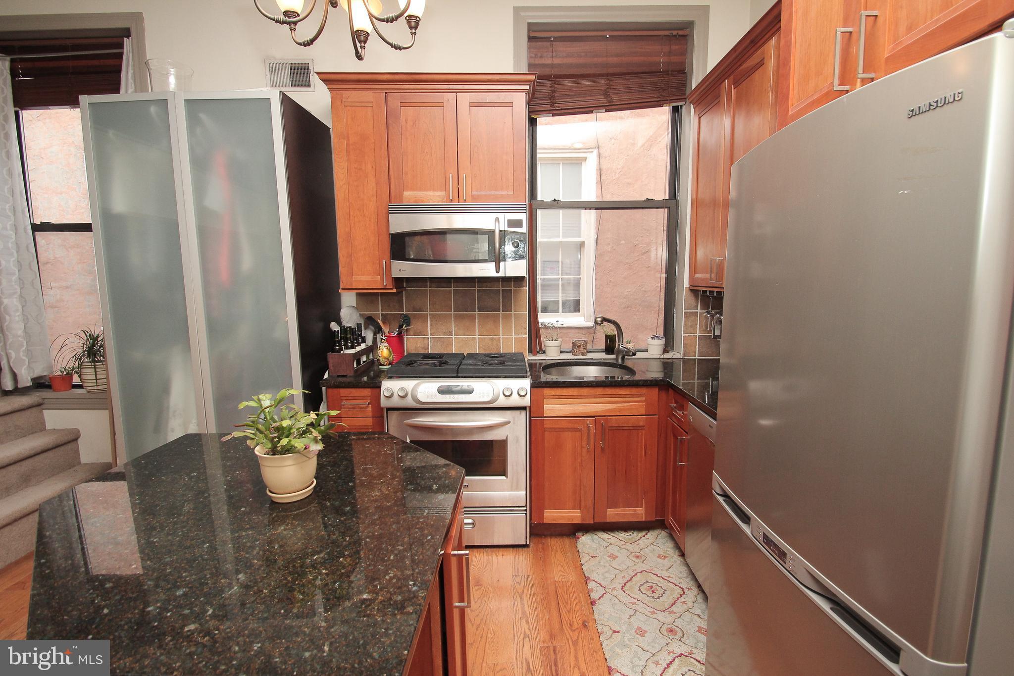 902 Pine Street Unit: 2R