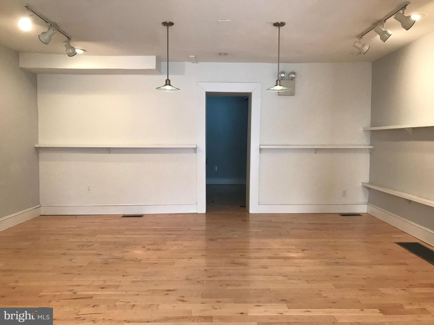 4203 Main St