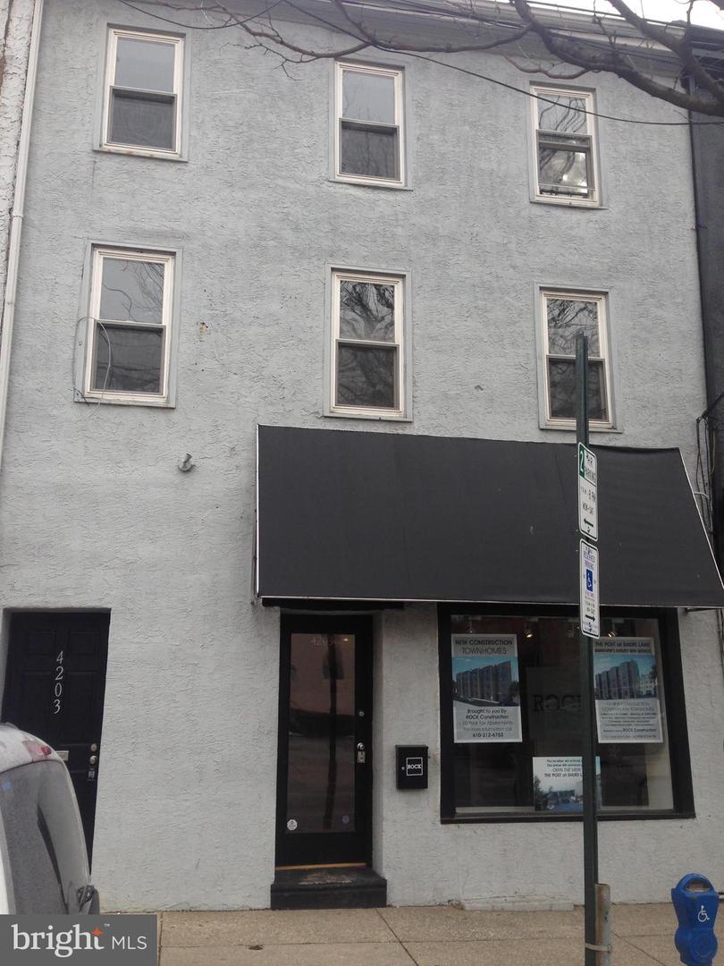 4203 Main St
