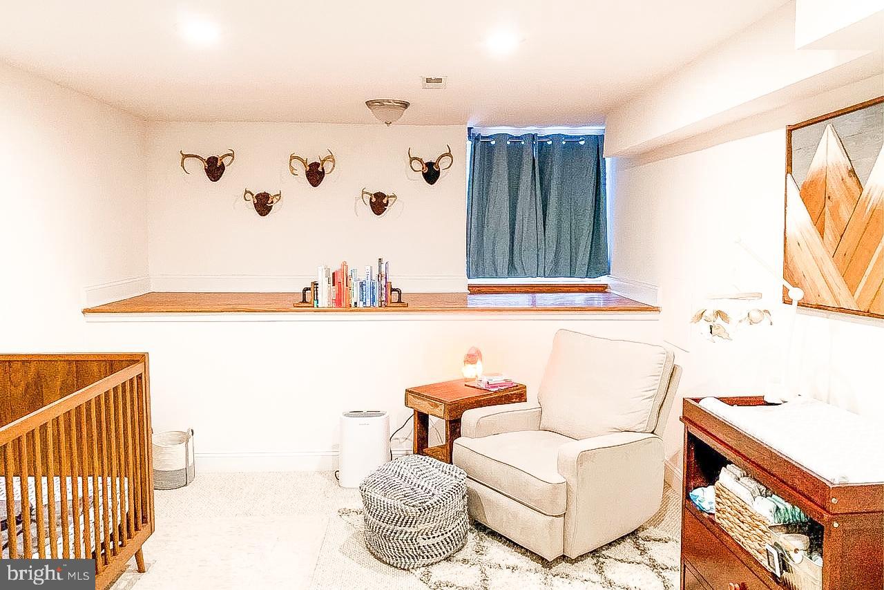 2339 CATHARINE ST #1