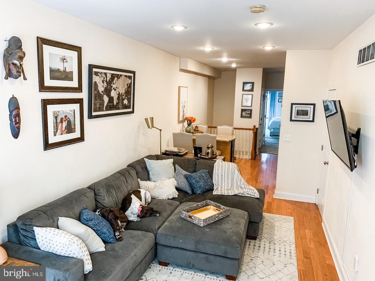 2339 CATHARINE ST #1