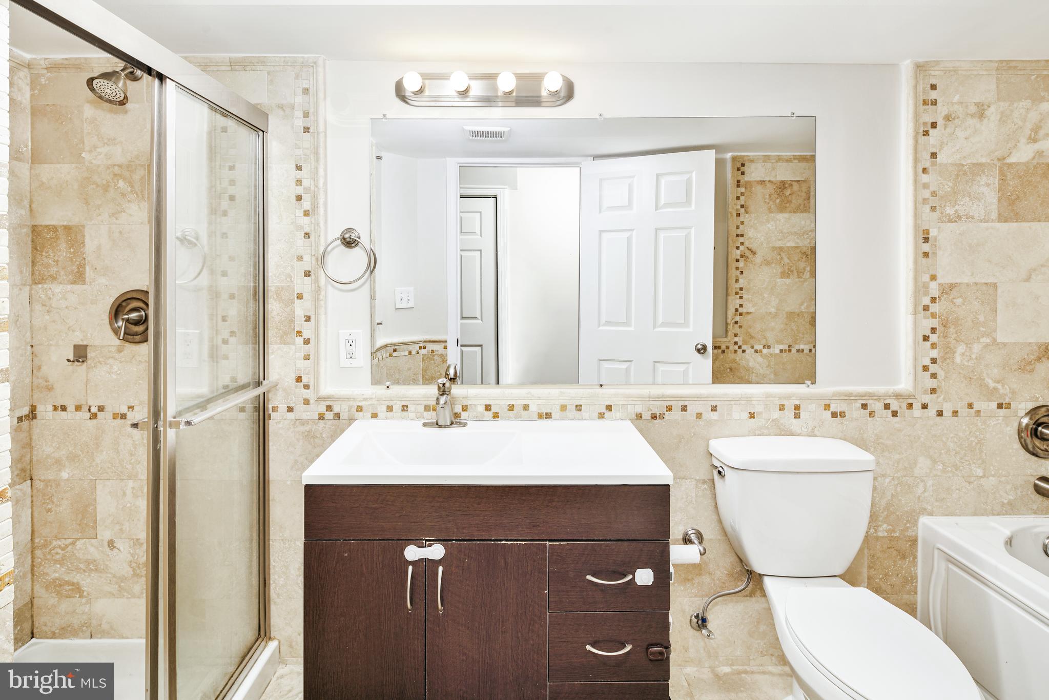 2339 CATHARINE ST #1