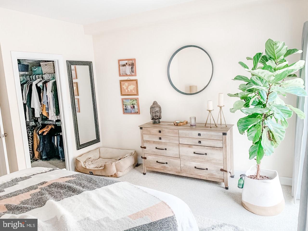 2339 CATHARINE ST #1