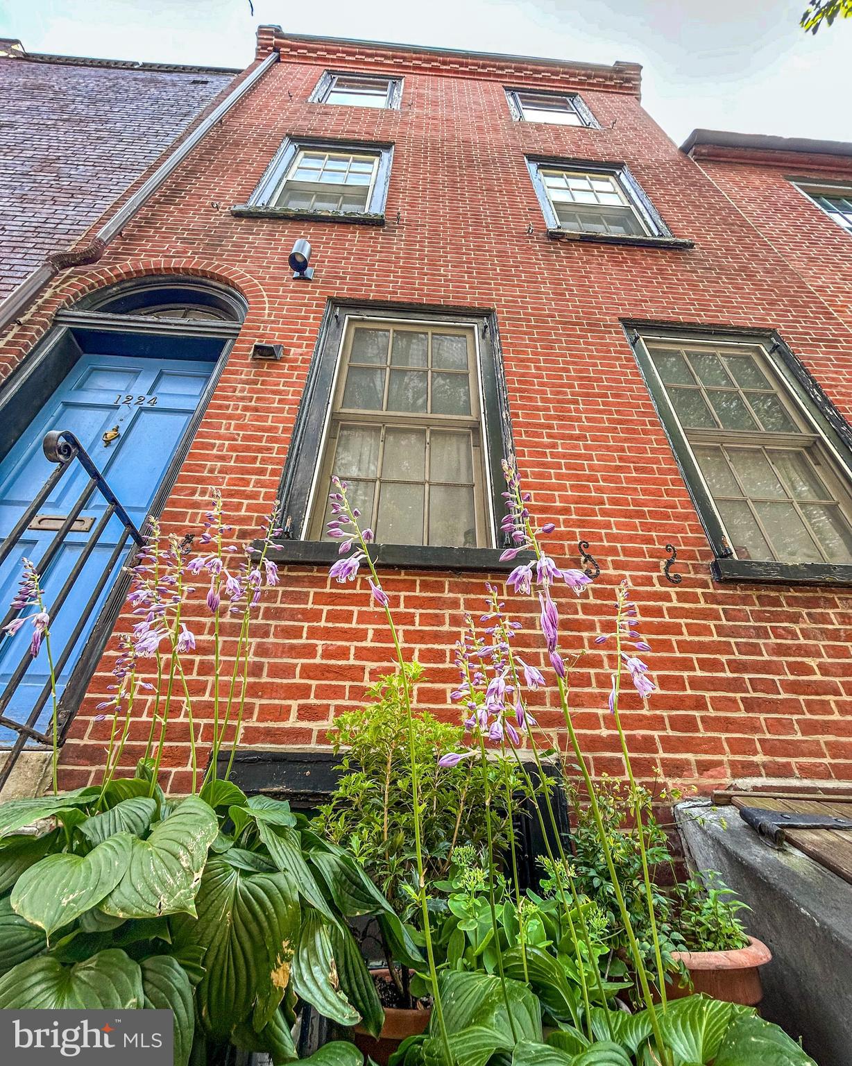 1224 Pine St