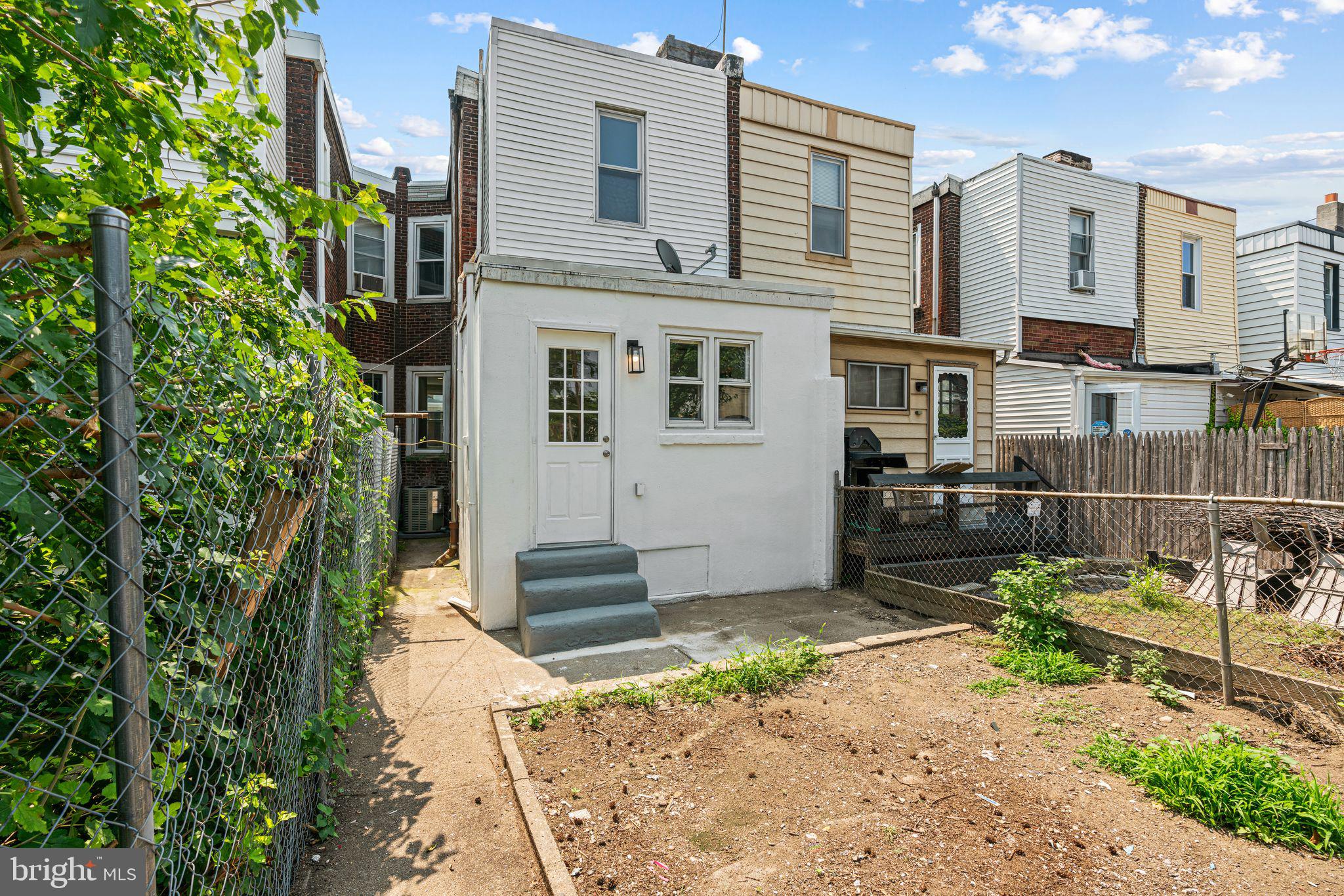 2265 E Clearfield St