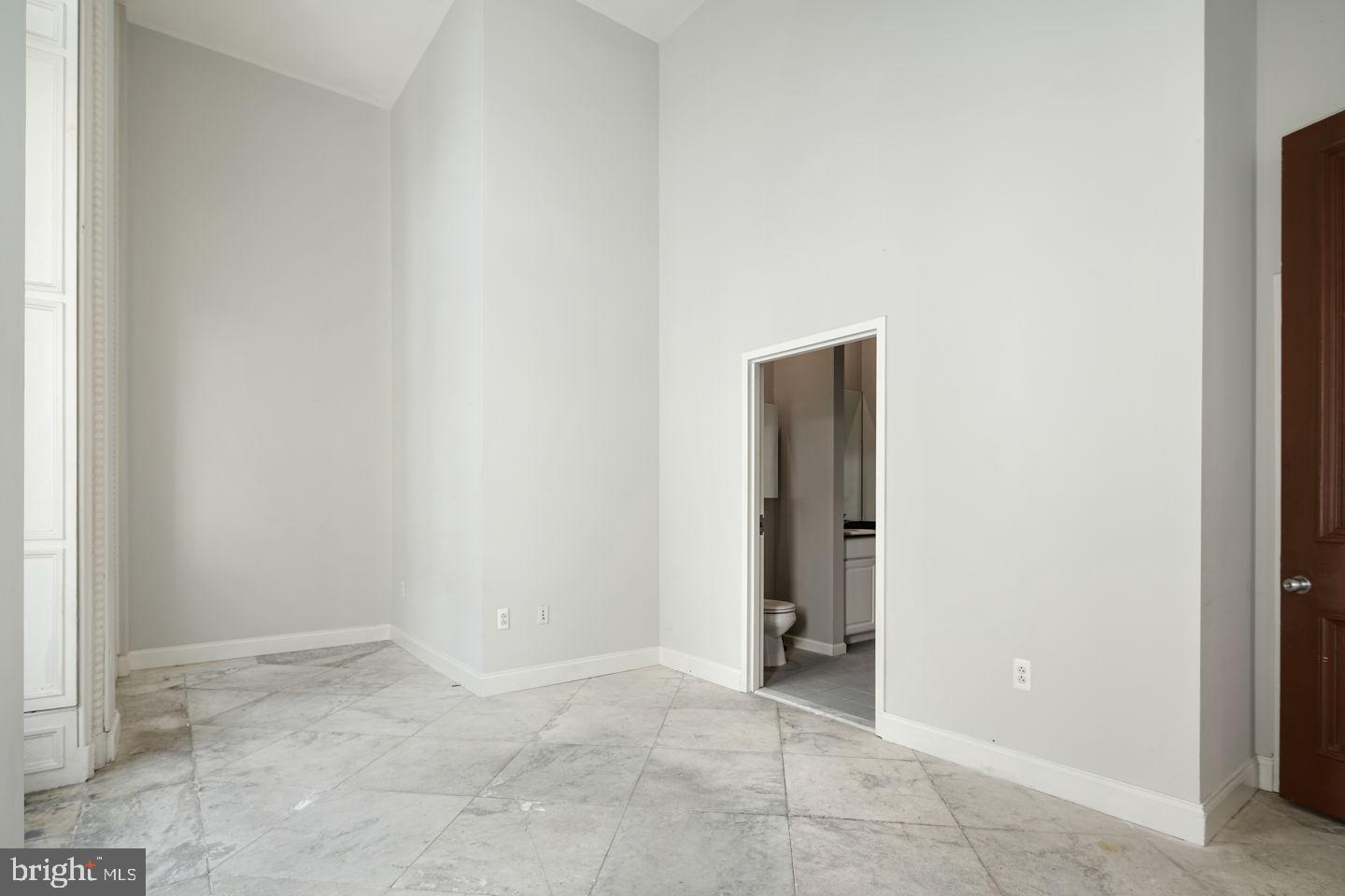 1001 CHESTNUT STREET 13 305E