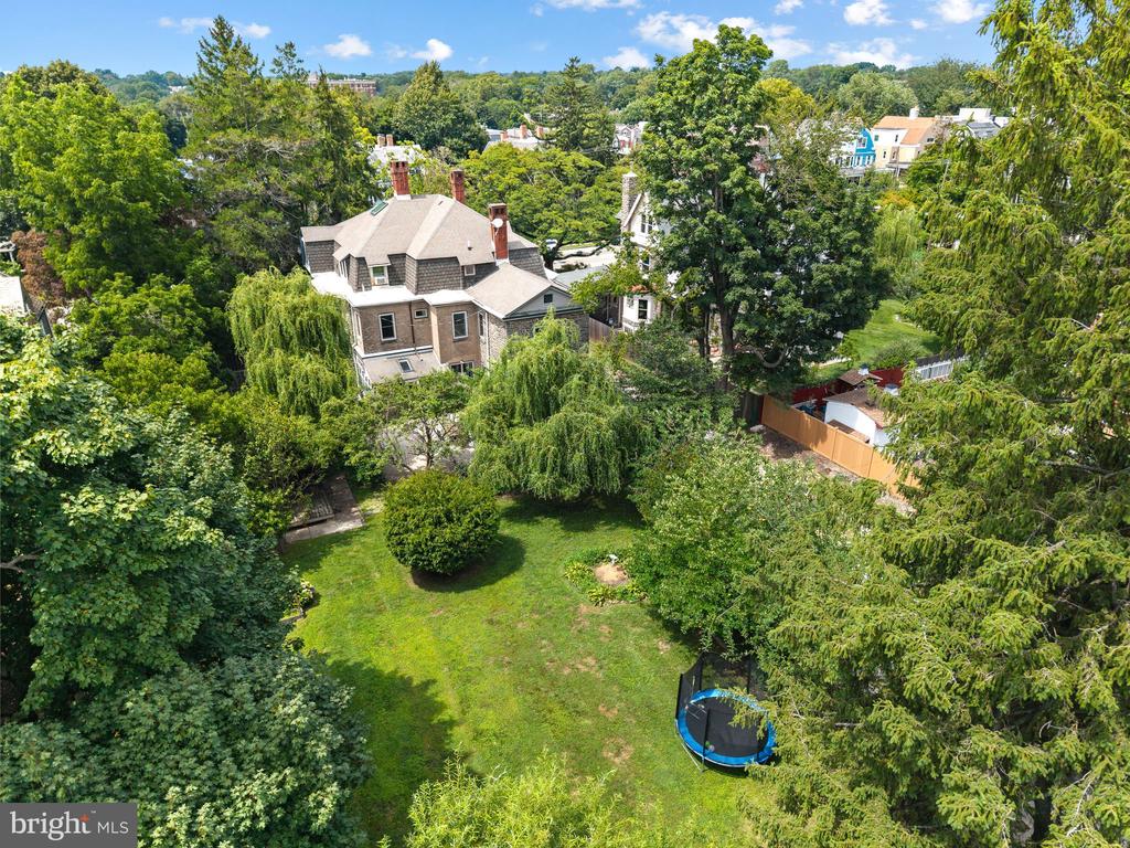 112 W UPSAL STREET