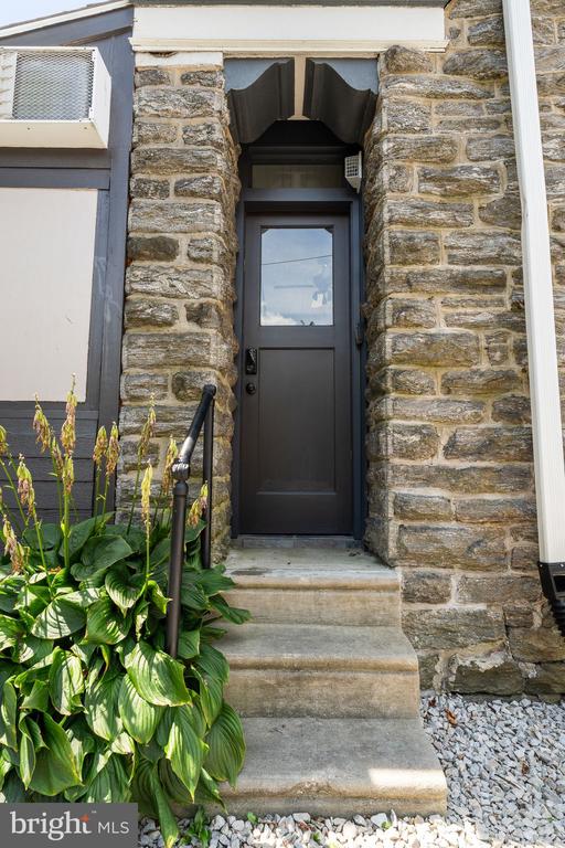 112 W UPSAL STREET