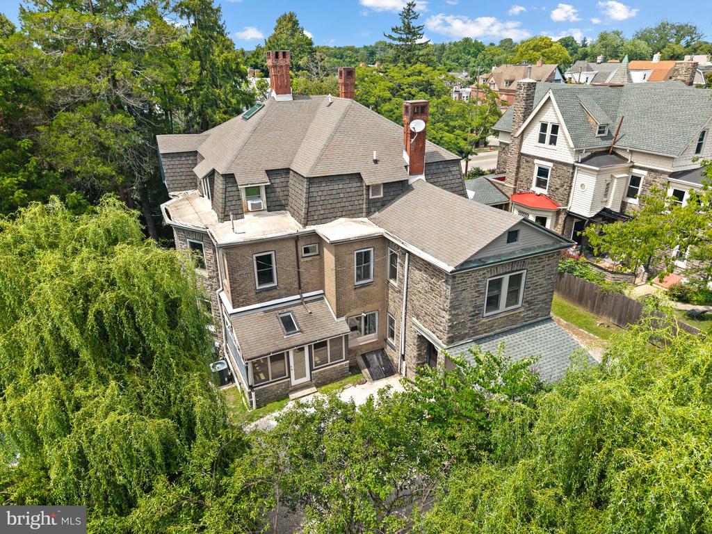 112 W UPSAL STREET