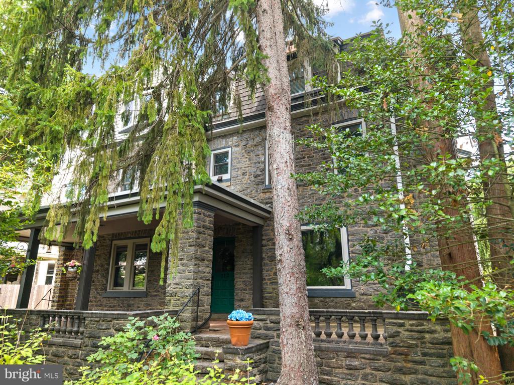 112 W UPSAL STREET