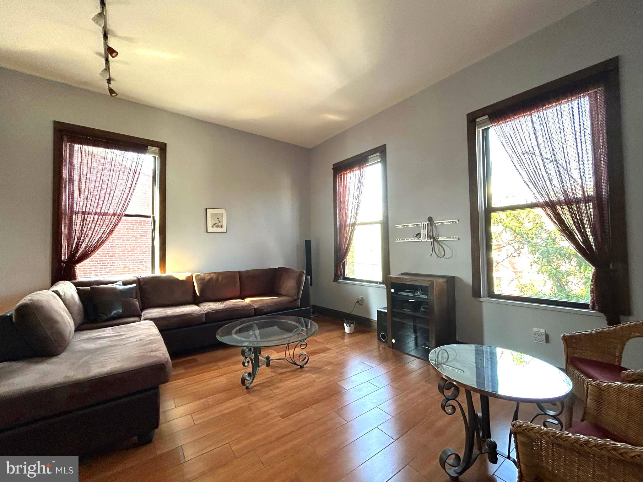 727 S 2ND STREET 3F