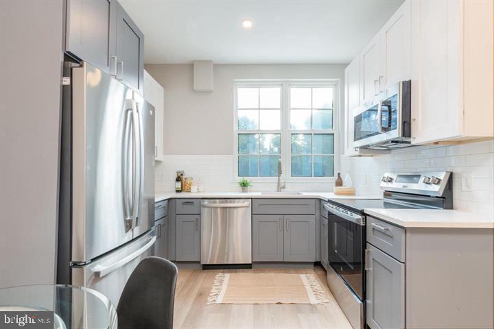 3919 RIDGE AVENUE Unit: 101