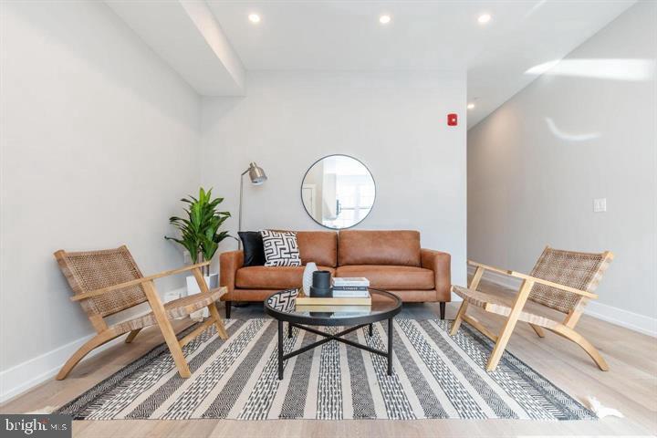 3919 RIDGE AVENUE Unit: 101