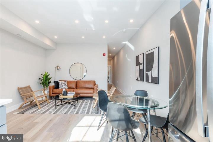 3919 RIDGE AVENUE Unit: 101