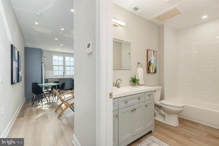 3919 RIDGE AVENUE Unit: 101