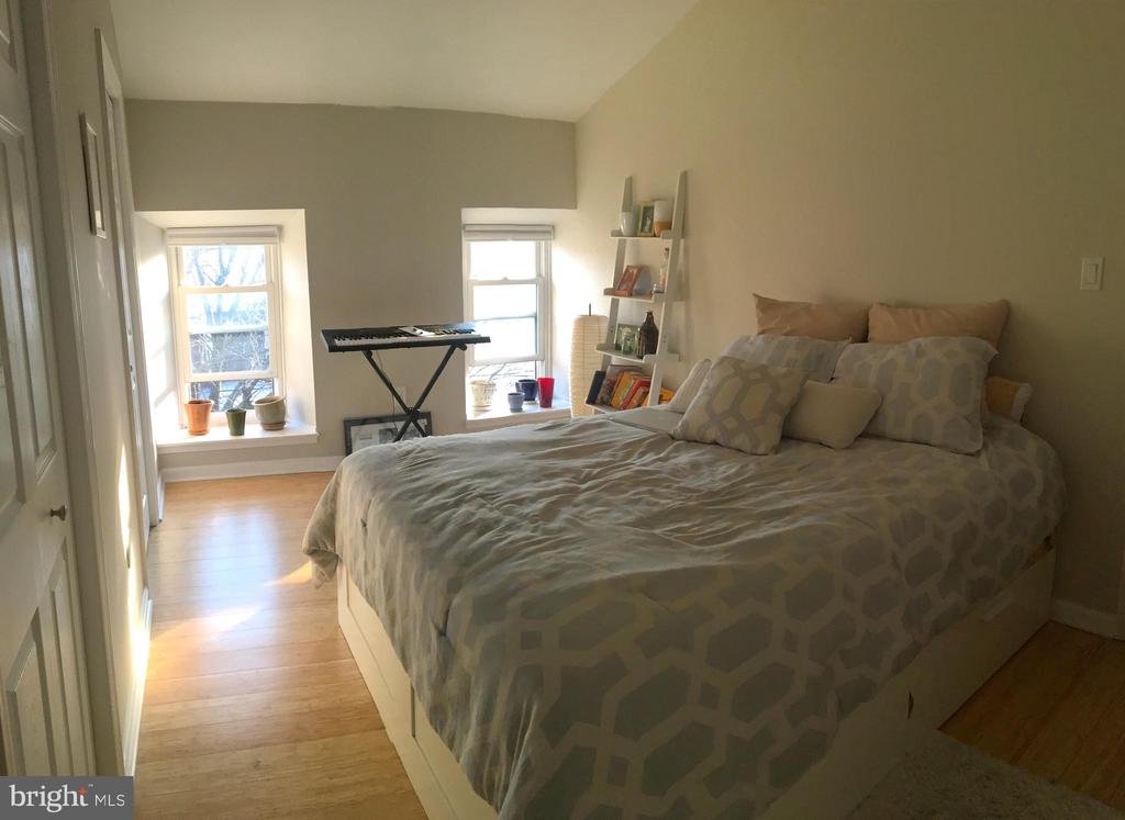 4203 MAIN STREET