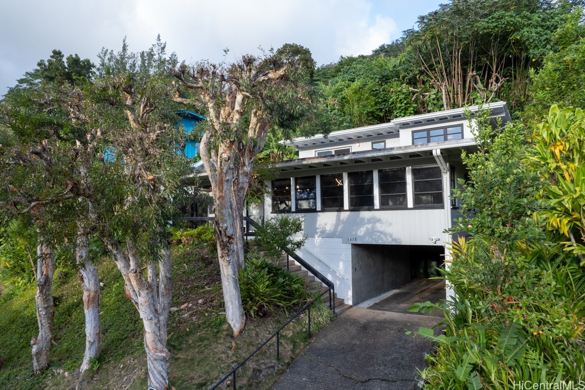 3618 Woodlawn Terrace Place