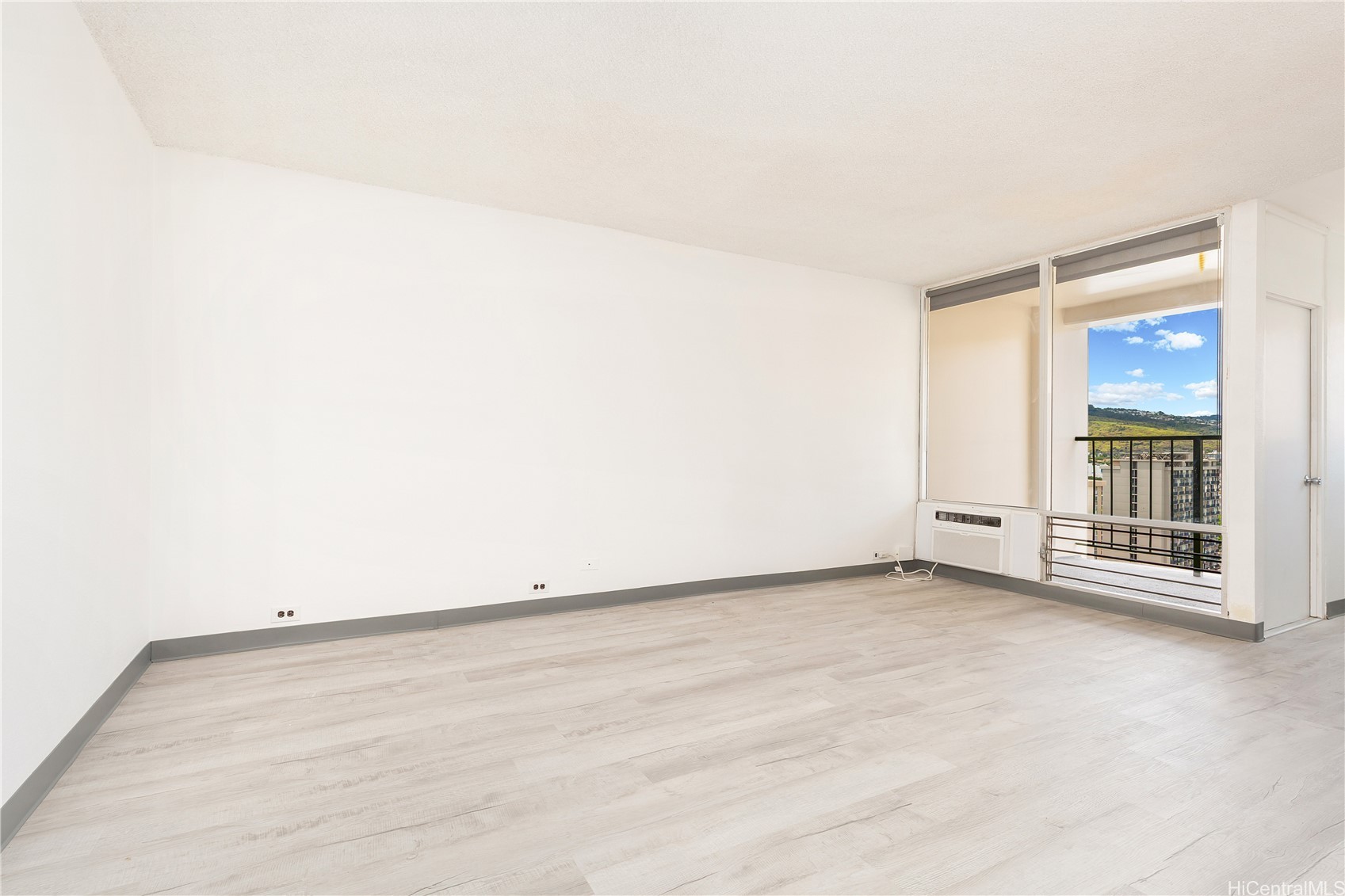 747 Amana Street 1607