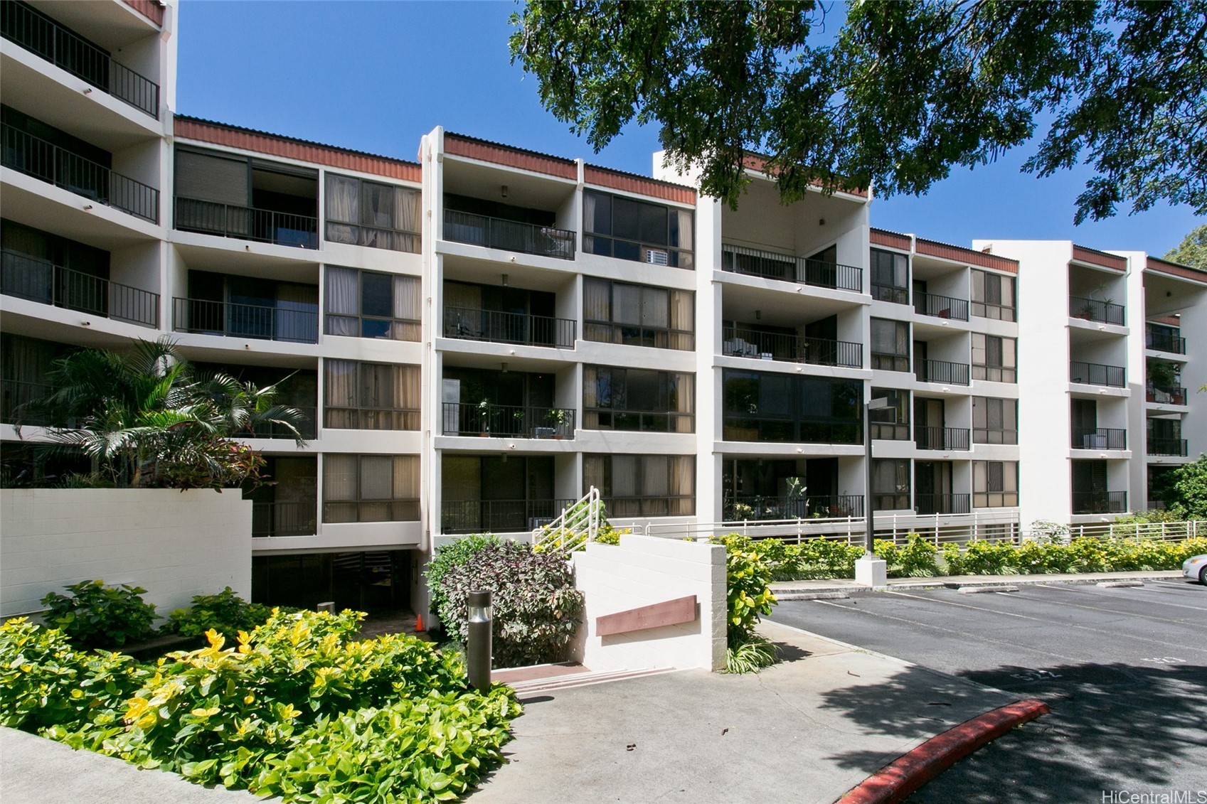 3138 Waialae Avenue 330