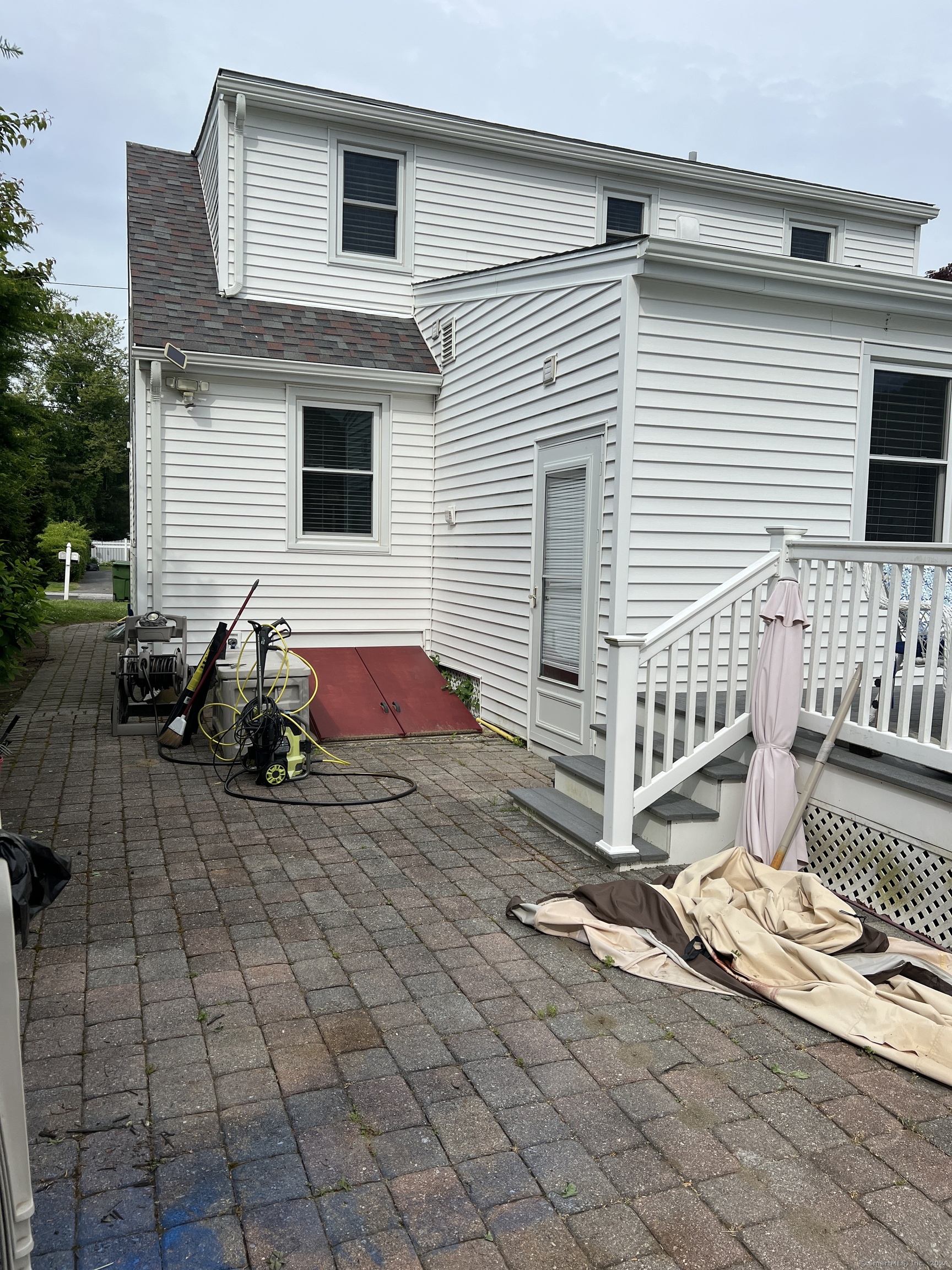 5 Clearwater Road