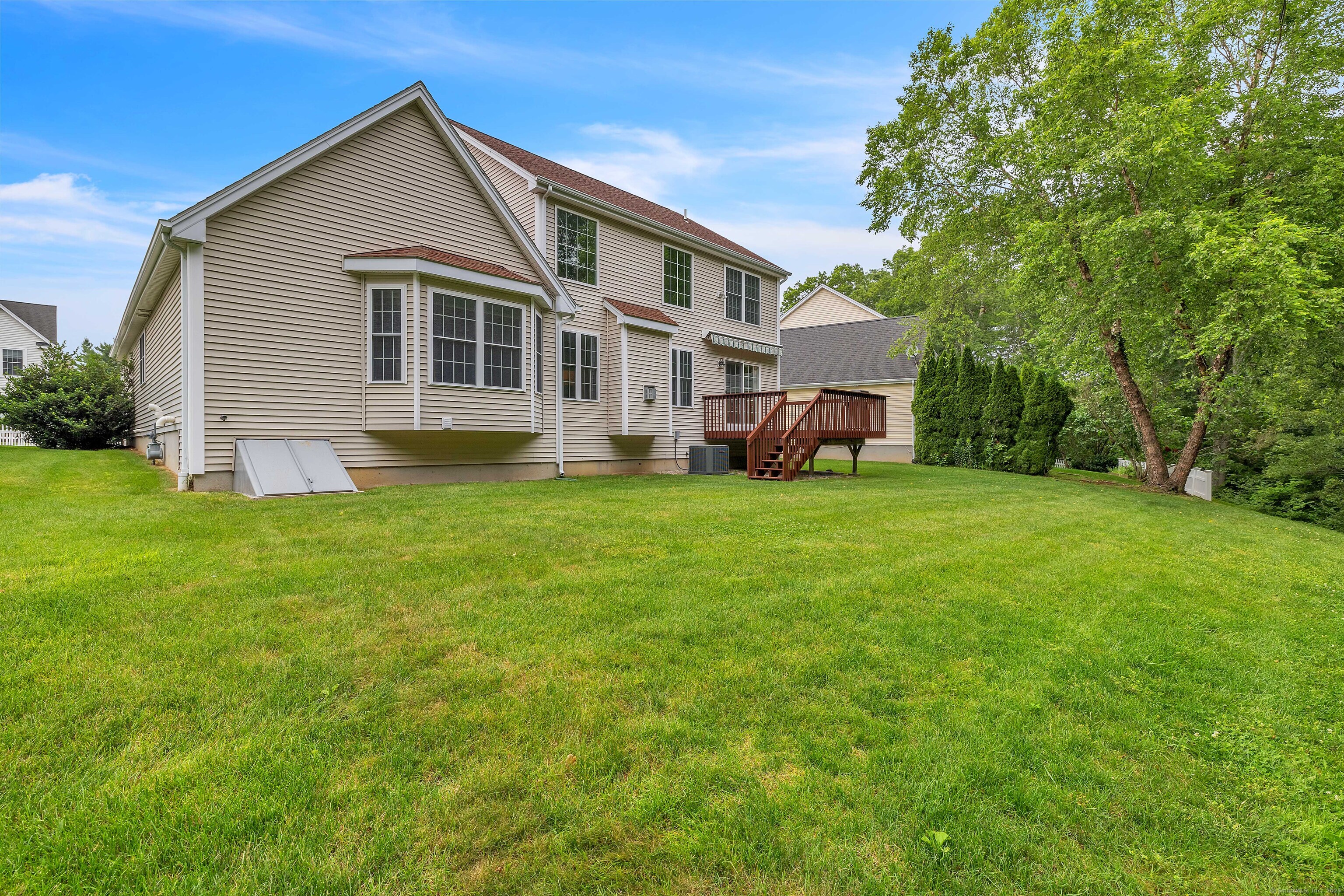 16 Spinnaker Drive 16