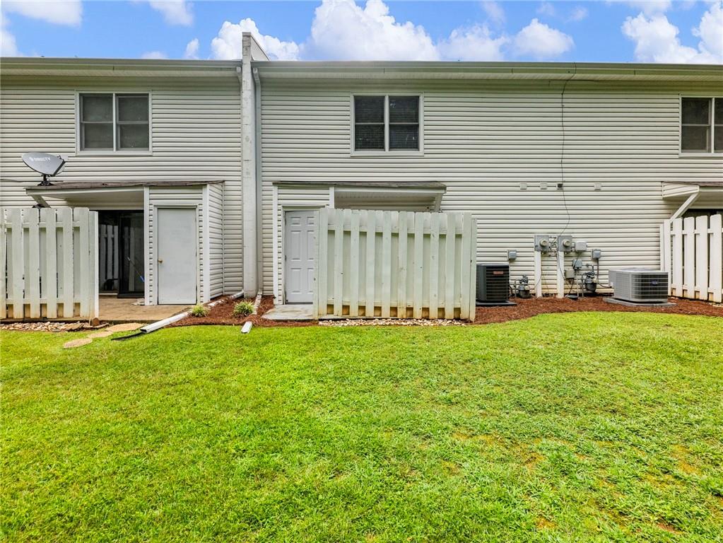 1505 PLANTERS RIDGE Lane