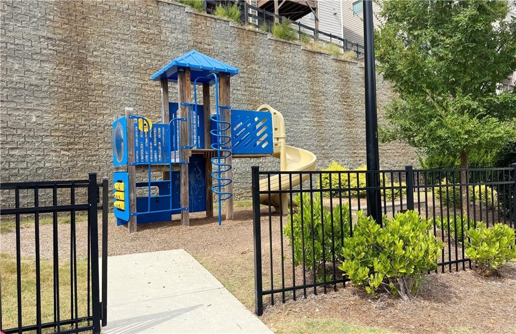 2020 Manor Pointe Drive, Drive Unit 19