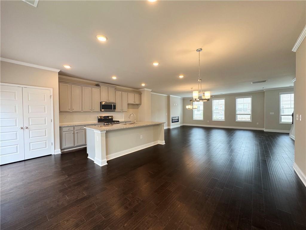 2020 Manor Pointe Drive, Drive Unit 19