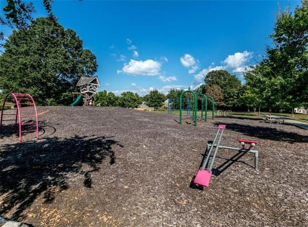 437 Carmichael Circle