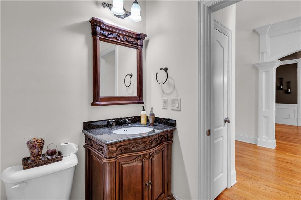 1020 Cranbrook Glen Lane