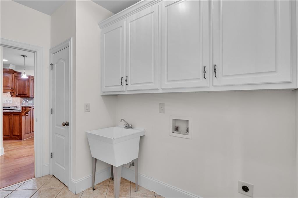 1020 Cranbrook Glen Lane