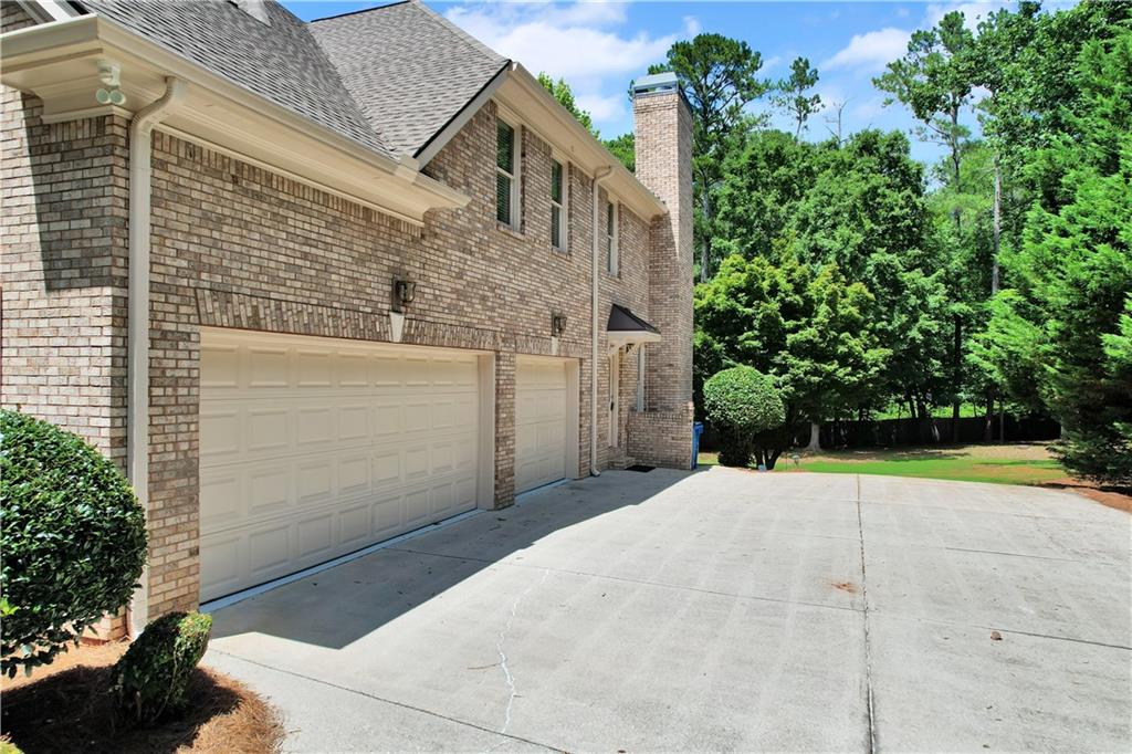 1020 Cranbrook Glen Lane