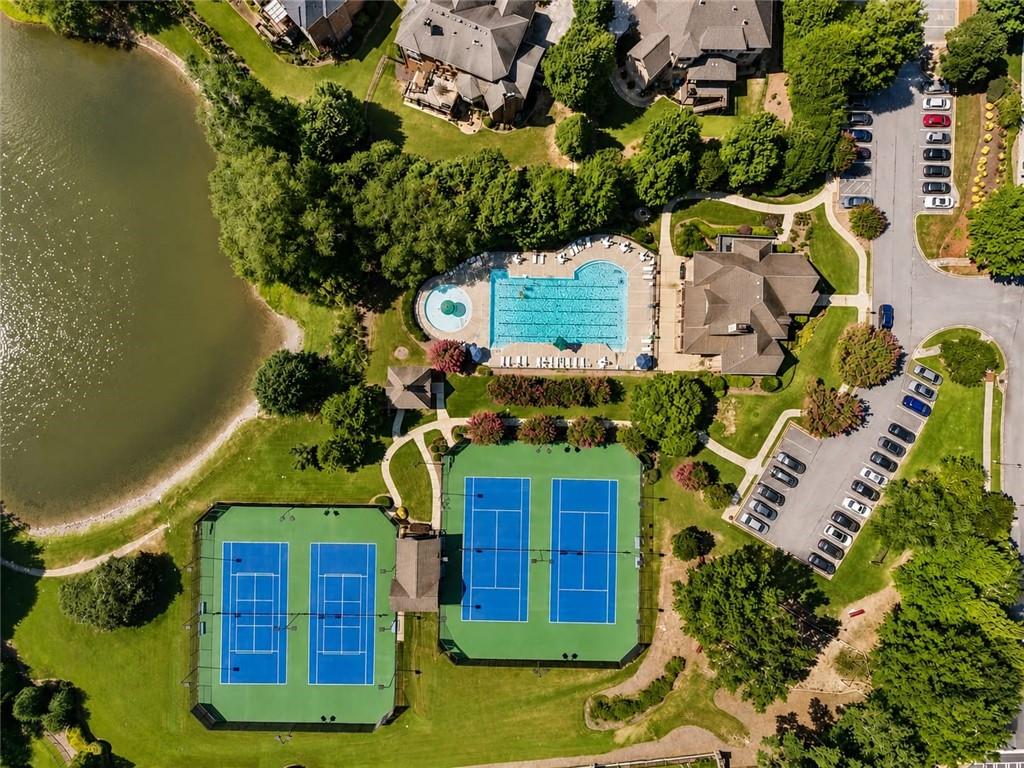 1020 Cranbrook Glen Lane