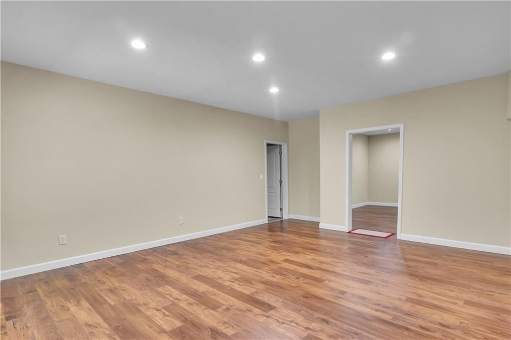 1020 Cranbrook Glen Lane