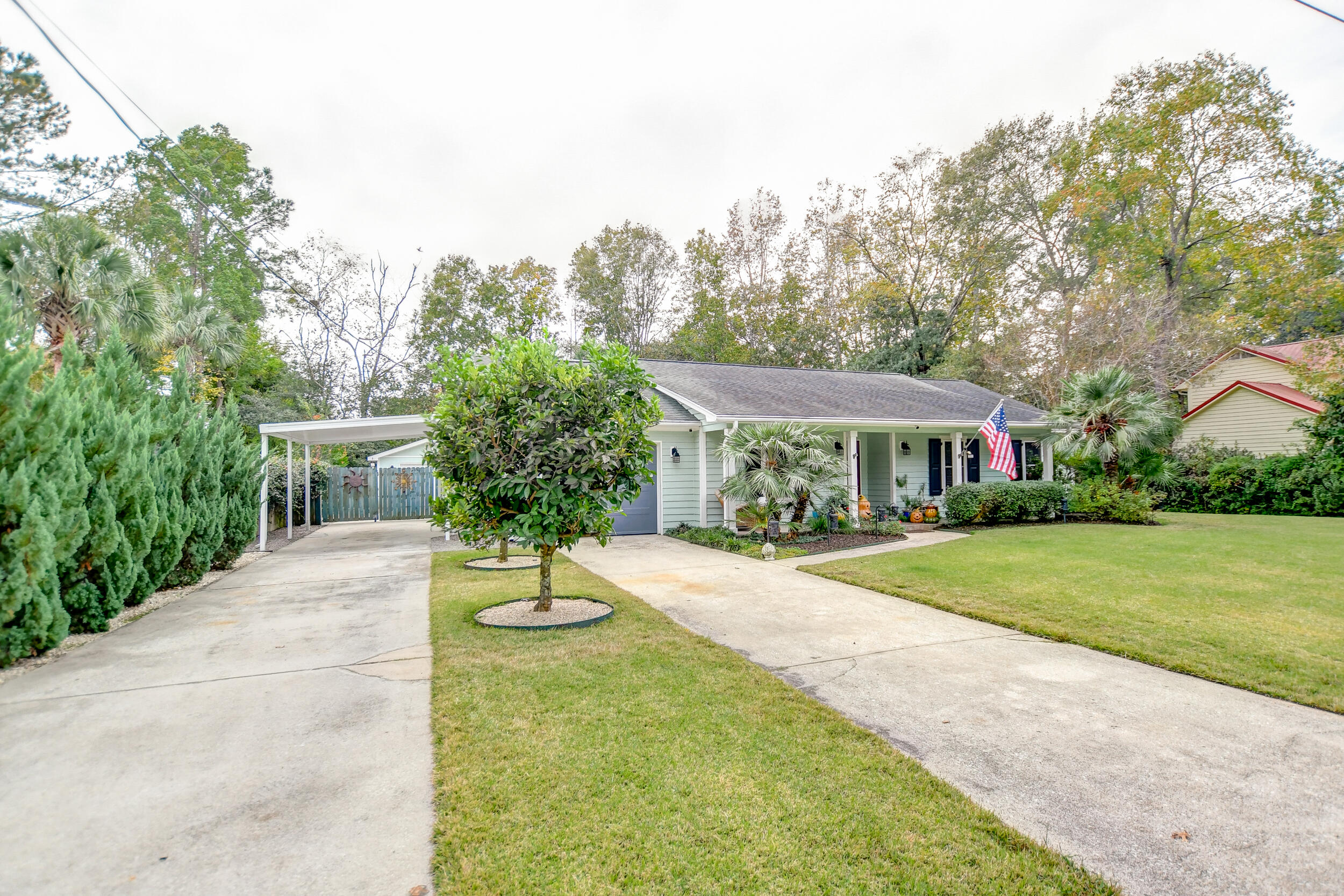 1527 Kentwood Circle