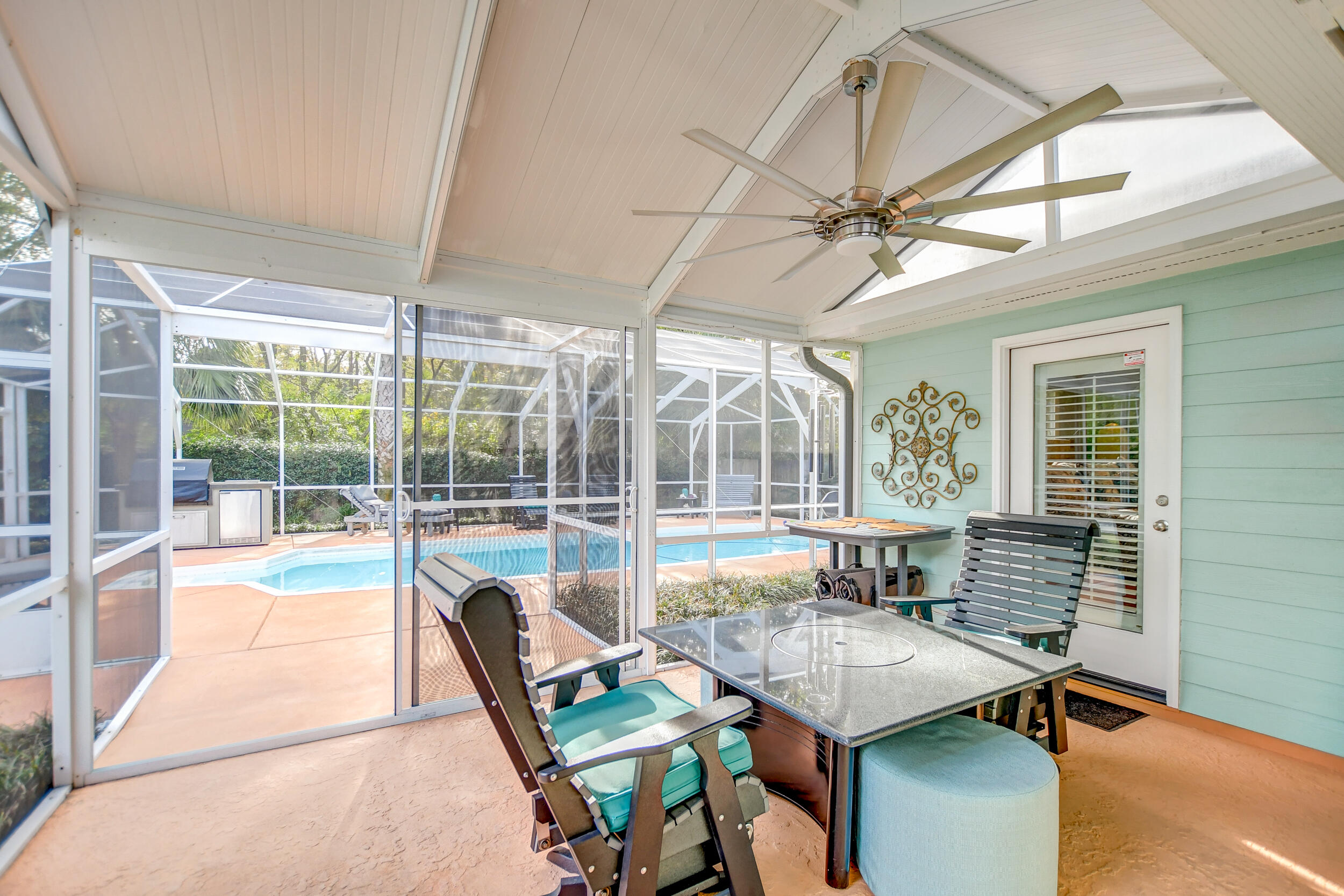 1527 Kentwood Circle